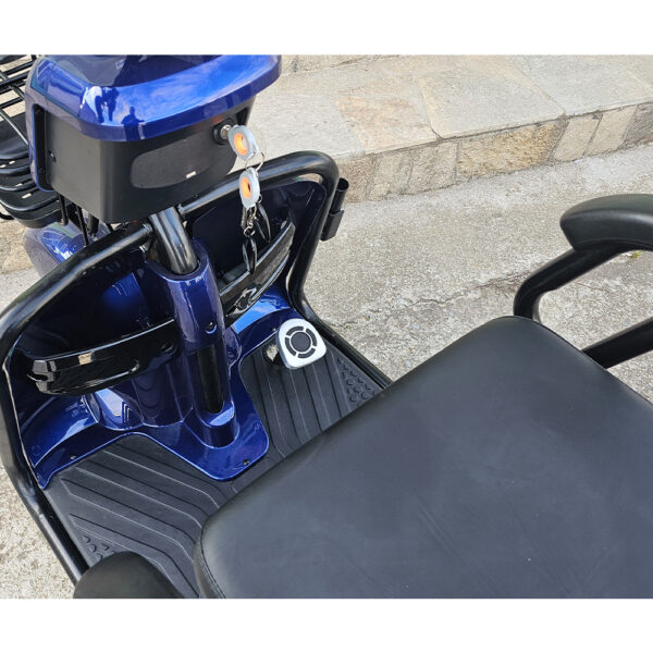 Триместна cargo електрическа триколка bullmax b10 2000w, 60v, 40ah